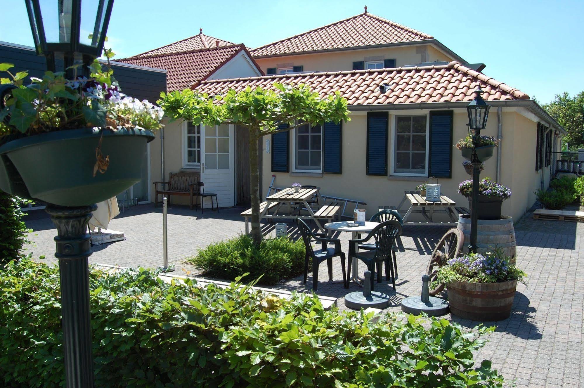 Hotel & Restaurant - Auberge De Hilver Diessen エクステリア 写真